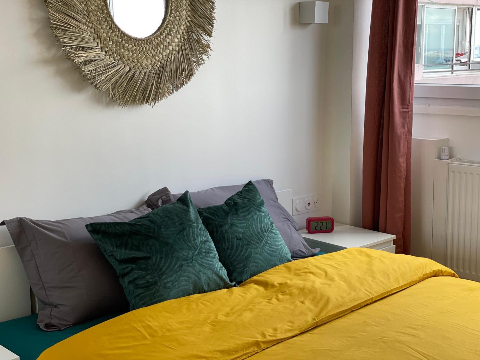 Paris Pantin Magnifique Appartement 4 Pieces De 108M2 Avec 2 Parking Interieur - Tres Cosy Pour 1 A 12 Personnes - Entierement Refait A Neuf Entire Apartment Luxurious And Warm - Pantin Paris 19 Eme Free Wifi Gratuit Exterior foto